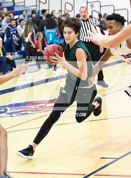 Thumbnail 2 in JV: Perry vs. Basha photogallery.