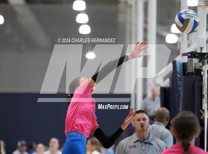 Thumbnail 2 in Oak Ridge vs. Cypress Creek (Legends Invitational) photogallery.