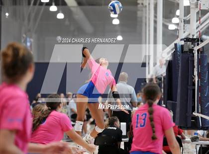 Thumbnail 2 in Oak Ridge vs. Cypress Creek (Legends Invitational) photogallery.