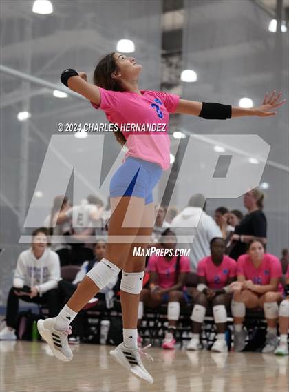 Thumbnail 1 in Oak Ridge vs. Cypress Creek (Legends Invitational) photogallery.
