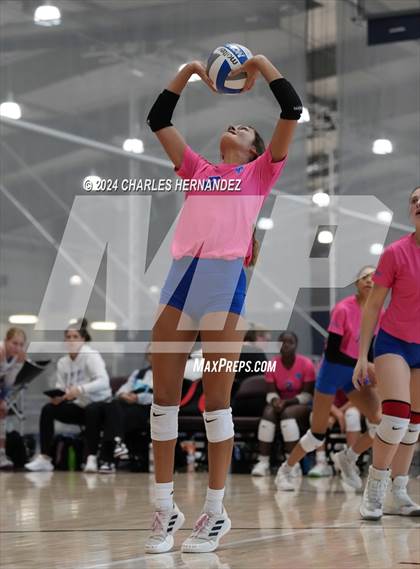 Thumbnail 3 in Oak Ridge vs. Cypress Creek (Legends Invitational) photogallery.