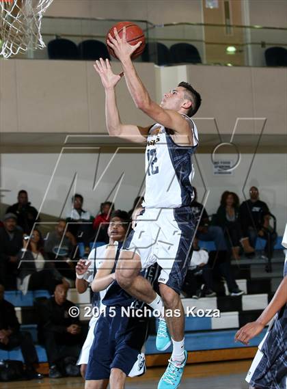 Thumbnail 1 in Venice vs. Bishop Montgomery (D1 Bound So Cal Christmas Classic) photogallery.