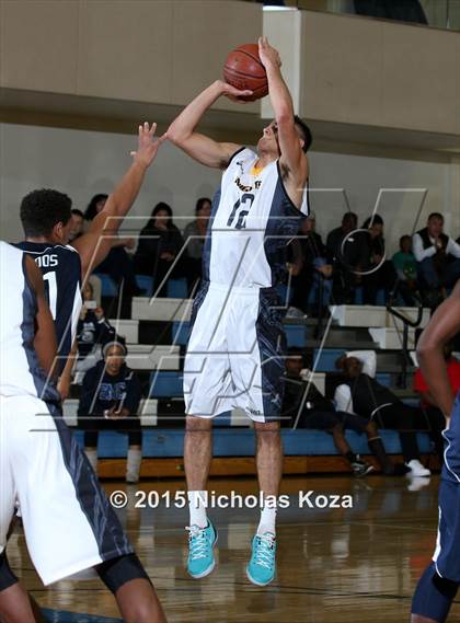 Thumbnail 2 in Venice vs. Bishop Montgomery (D1 Bound So Cal Christmas Classic) photogallery.