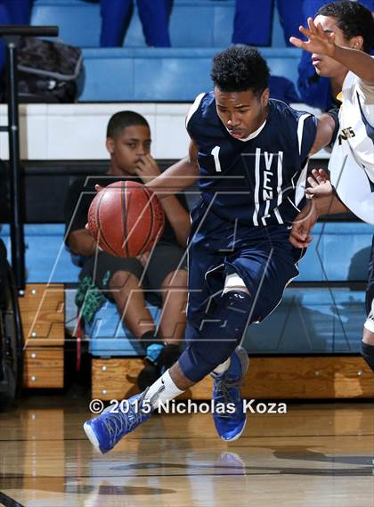 Thumbnail 1 in Venice vs. Bishop Montgomery (D1 Bound So Cal Christmas Classic) photogallery.
