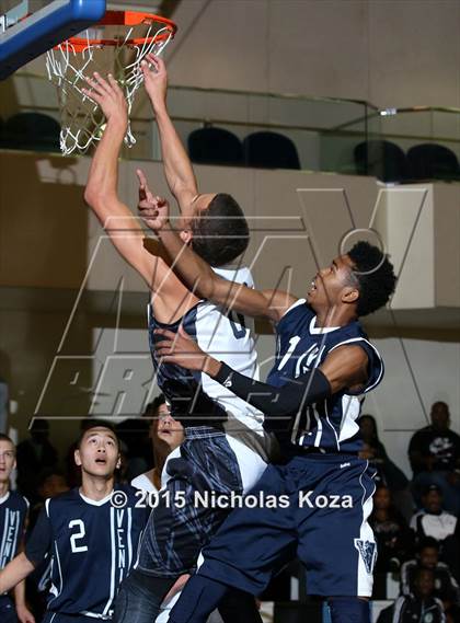 Thumbnail 2 in Venice vs. Bishop Montgomery (D1 Bound So Cal Christmas Classic) photogallery.