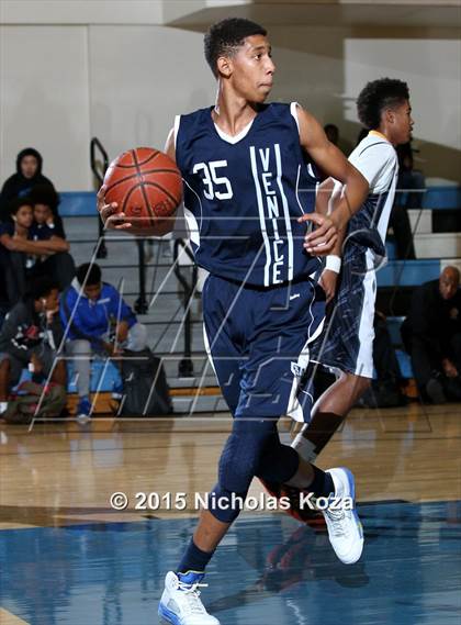 Thumbnail 1 in Venice vs. Bishop Montgomery (D1 Bound So Cal Christmas Classic) photogallery.