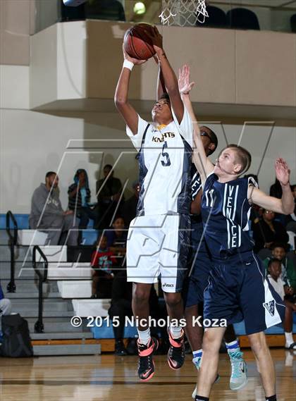 Thumbnail 3 in Venice vs. Bishop Montgomery (D1 Bound So Cal Christmas Classic) photogallery.