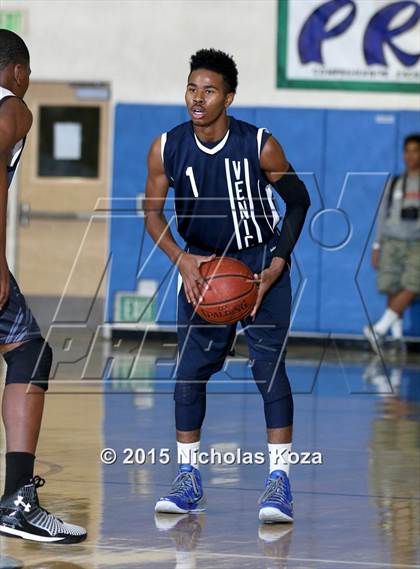 Thumbnail 3 in Venice vs. Bishop Montgomery (D1 Bound So Cal Christmas Classic) photogallery.