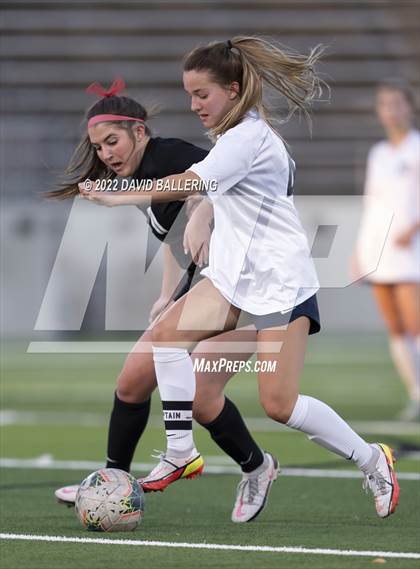 Thumbnail 3 in Marcus vs. Flower Mound (UIL 6A Quarterfinal Playoff) photogallery.