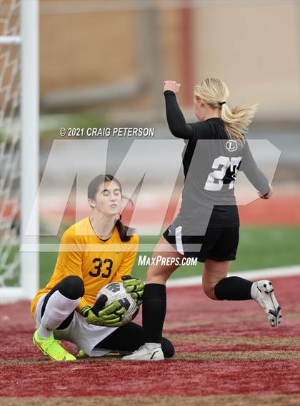 Thumbnail 2 in Pine View vs Logan (UHSAA 4A First Round) photogallery.