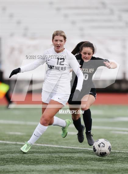 Thumbnail 3 in Pine View vs Logan (UHSAA 4A First Round) photogallery.