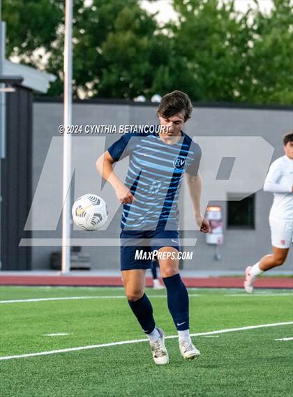 Thumbnail 1 in Valor Christian vs Ralston Valley photogallery.