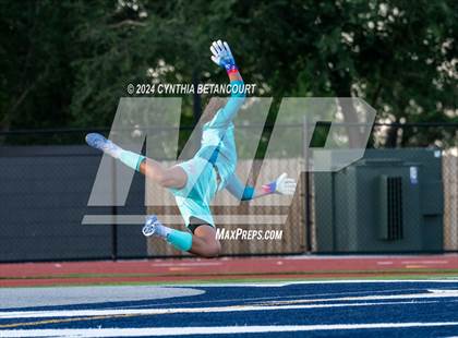 Thumbnail 1 in Valor Christian vs Ralston Valley photogallery.