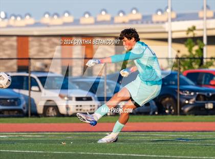 Thumbnail 1 in Valor Christian vs Ralston Valley photogallery.