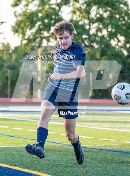 Thumbnail 2 in Valor Christian vs Ralston Valley photogallery.