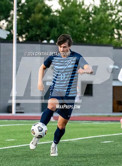 Thumbnail 3 in Valor Christian vs Ralston Valley photogallery.