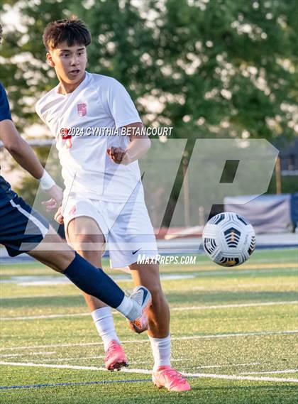 Thumbnail 3 in Valor Christian vs Ralston Valley photogallery.