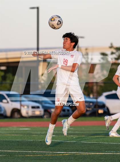 Thumbnail 2 in Valor Christian vs Ralston Valley photogallery.