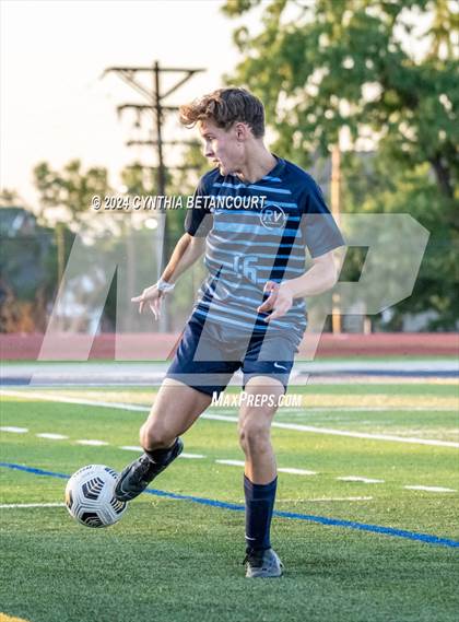 Thumbnail 3 in Valor Christian vs Ralston Valley photogallery.