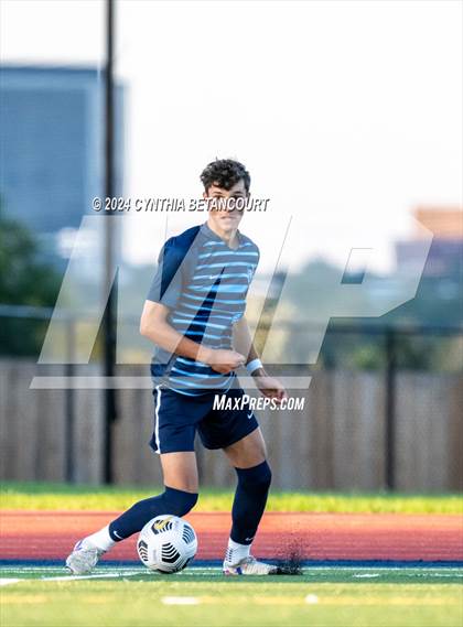 Thumbnail 2 in Valor Christian vs Ralston Valley photogallery.