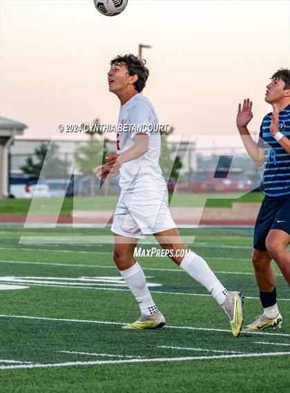 Thumbnail 3 in Valor Christian vs Ralston Valley photogallery.
