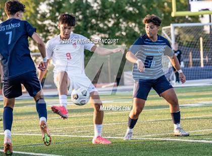 Thumbnail 1 in Valor Christian vs Ralston Valley photogallery.