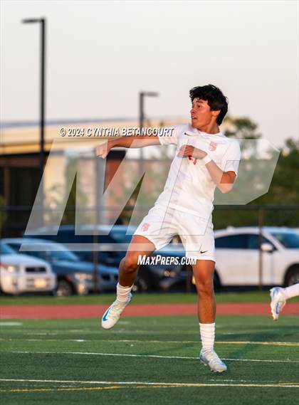 Thumbnail 1 in Valor Christian vs Ralston Valley photogallery.