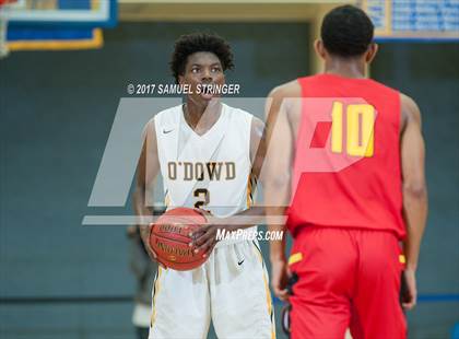 Thumbnail 2 in Fairfax vs. Bishop O'Dowd (NorCal Tipoff Classic) photogallery.