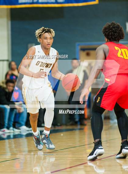 Thumbnail 1 in Fairfax vs. Bishop O'Dowd (NorCal Tipoff Classic) photogallery.