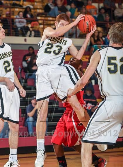 Thumbnail 2 in Wichita Falls vs. Henrietta (Fantasy of Lights) photogallery.