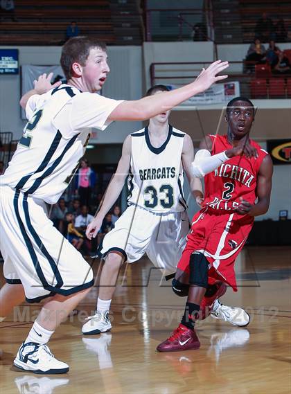 Thumbnail 1 in Wichita Falls vs. Henrietta (Fantasy of Lights) photogallery.