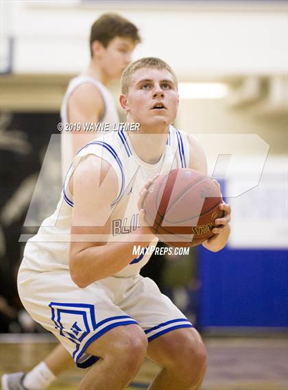 Thumbnail 1 in Newport Central Catholic vs Highlands  photogallery.