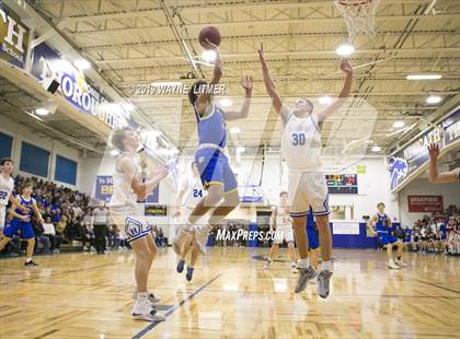 Thumbnail 2 in Newport Central Catholic vs Highlands  photogallery.