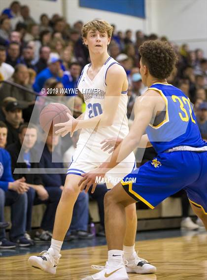 Thumbnail 1 in Newport Central Catholic vs Highlands  photogallery.