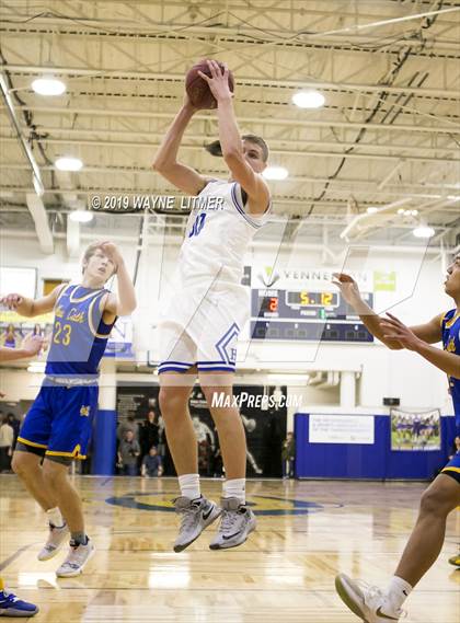 Thumbnail 2 in Newport Central Catholic vs Highlands  photogallery.
