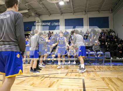 Thumbnail 1 in Newport Central Catholic vs Highlands  photogallery.