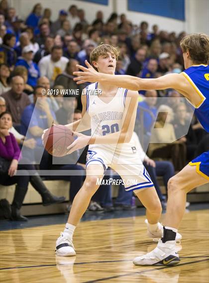 Thumbnail 1 in Newport Central Catholic vs Highlands  photogallery.