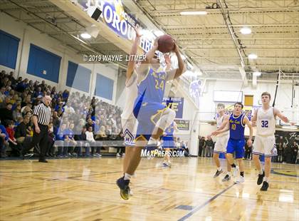 Thumbnail 1 in Newport Central Catholic vs Highlands  photogallery.