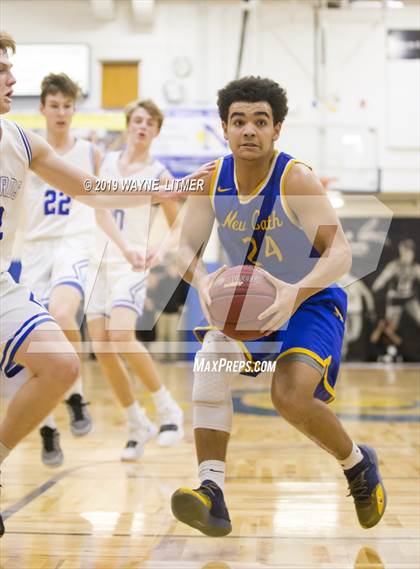 Thumbnail 1 in Newport Central Catholic vs Highlands  photogallery.