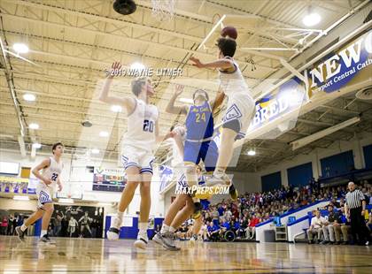 Thumbnail 1 in Newport Central Catholic vs Highlands  photogallery.