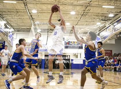 Thumbnail 3 in Newport Central Catholic vs Highlands  photogallery.