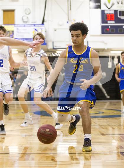 Thumbnail 3 in Newport Central Catholic vs Highlands  photogallery.