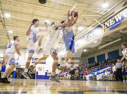 Thumbnail 1 in Newport Central Catholic vs Highlands  photogallery.