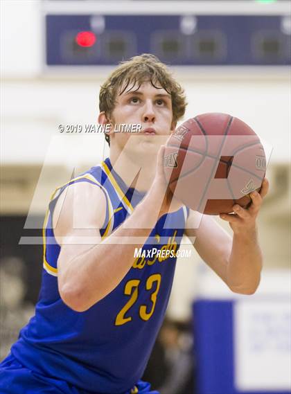 Thumbnail 2 in Newport Central Catholic vs Highlands  photogallery.