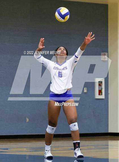 Thumbnail 3 in Moreau Catholic @ Newark Memorial photogallery.