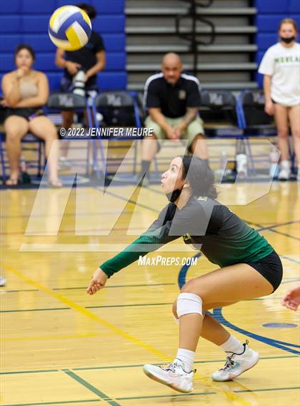 Thumbnail 3 in Moreau Catholic @ Newark Memorial photogallery.