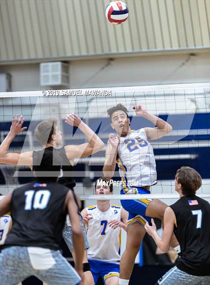 Thumbnail 2 in El Camino Real vs Palisades (CIF LACS Open Division Final) photogallery.