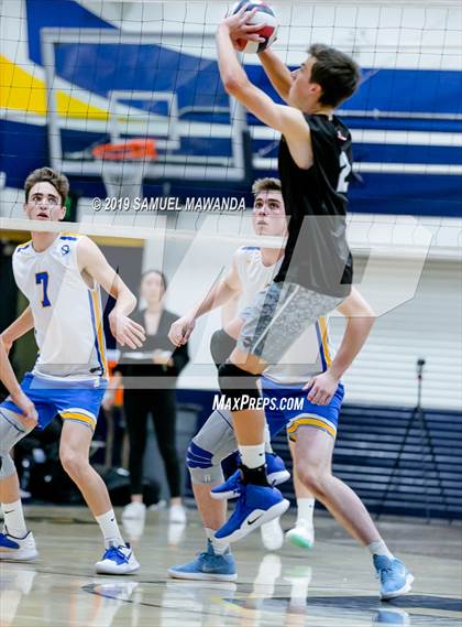 Thumbnail 2 in El Camino Real vs Palisades (CIF LACS Open Division Final) photogallery.