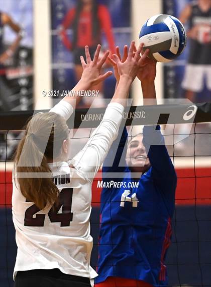 Thumbnail 3 in Assumption vs. Los Alamitos (Durango Fall Classic) photogallery.