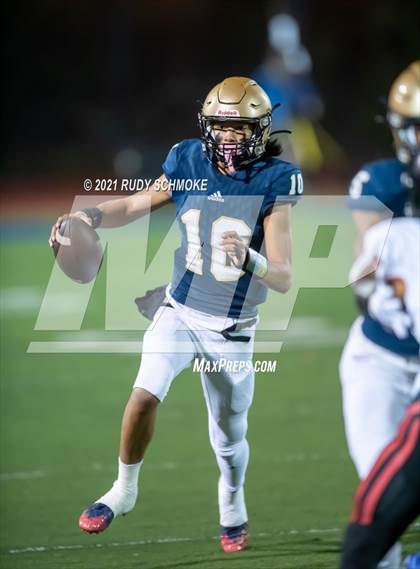 Thumbnail 3 in Santa Fe Christian @ Mater Dei Catholic (CIF SDS Division III Playoffs) photogallery.